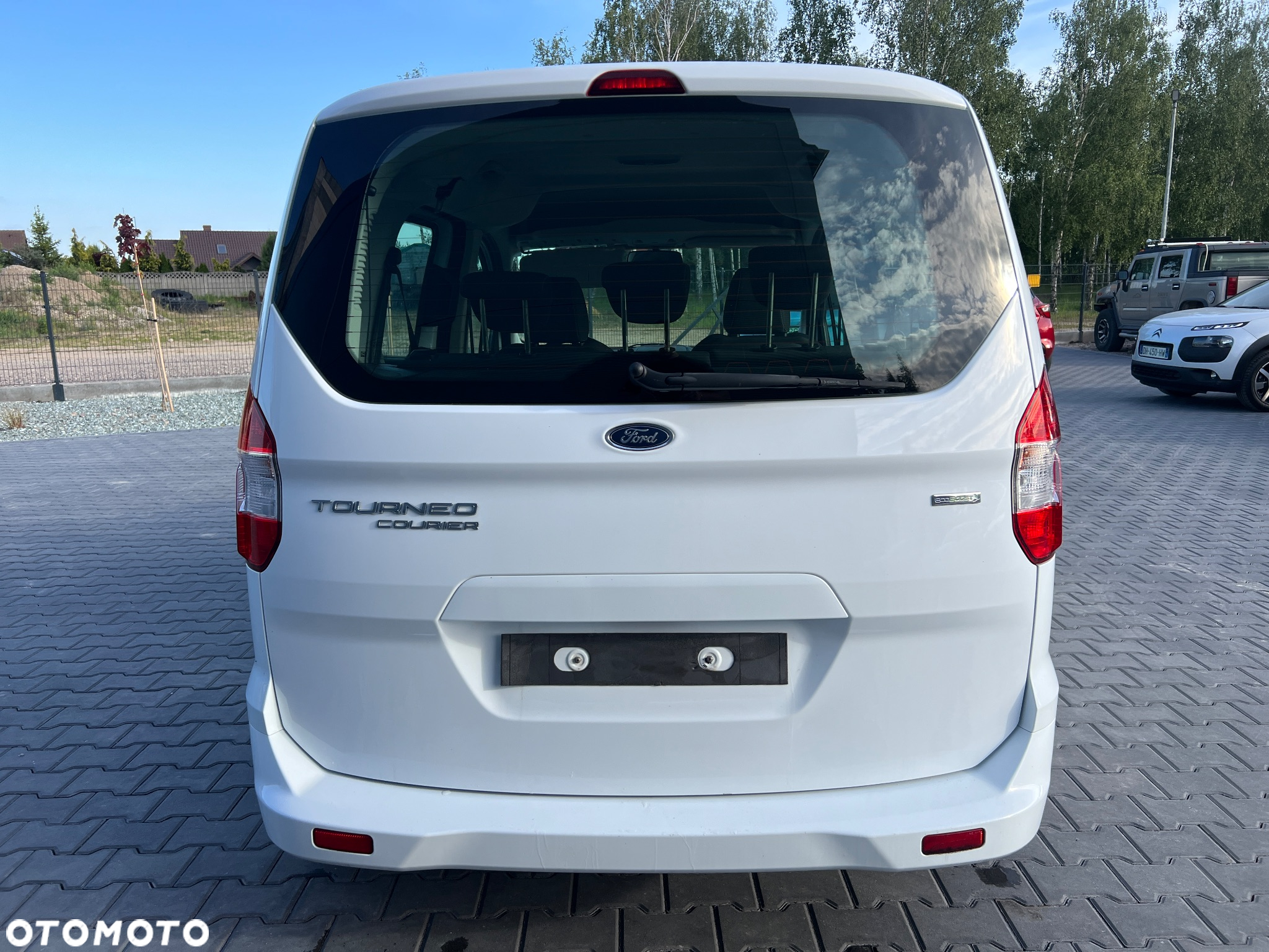 Ford Tourneo Courier 1.0 EcoBoost Trend - 10