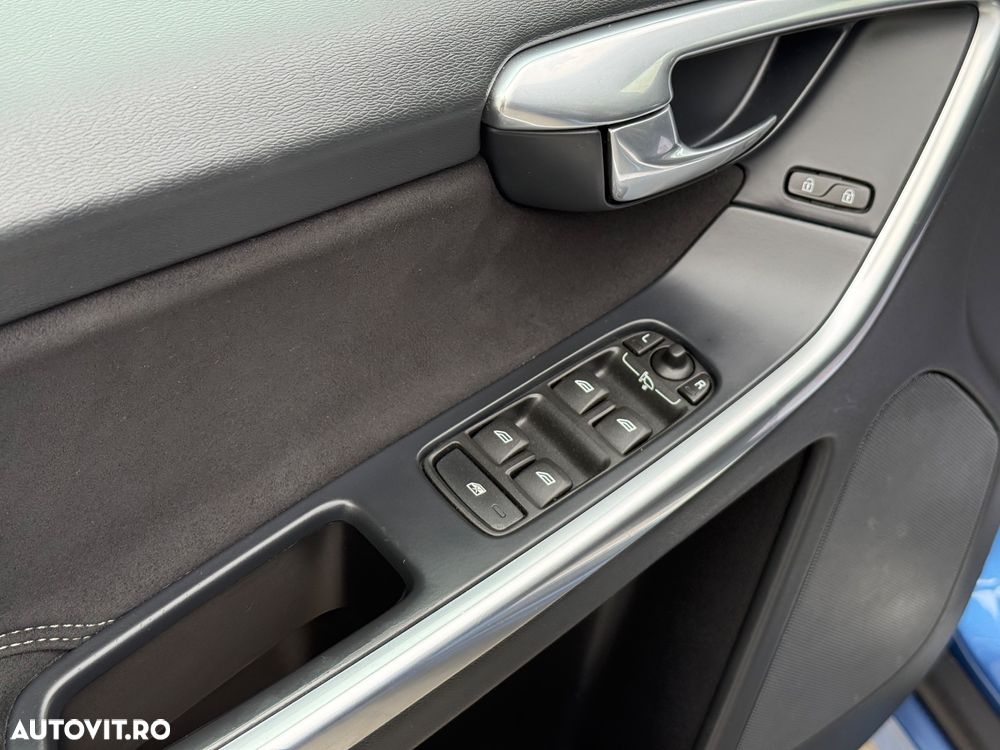 Volvo XC 60 D4 R-Design - 14