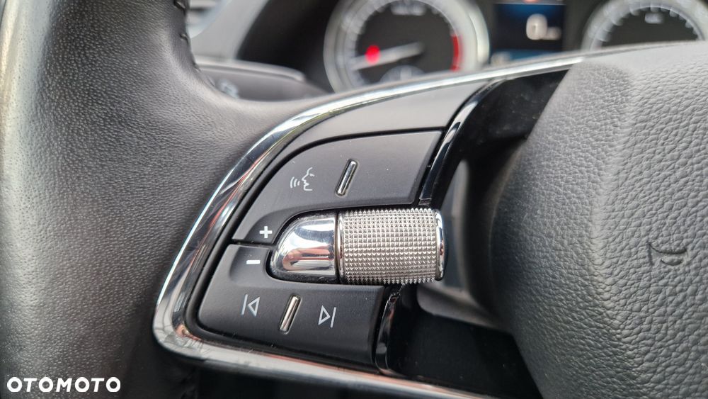 Skoda Superb 2.0 TSI 4x4 L&K DSG - 19