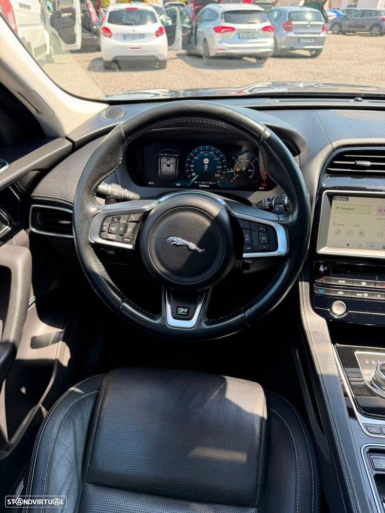 Jaguar F-Pace 2.0 i4D R-Sport Aut. - 30