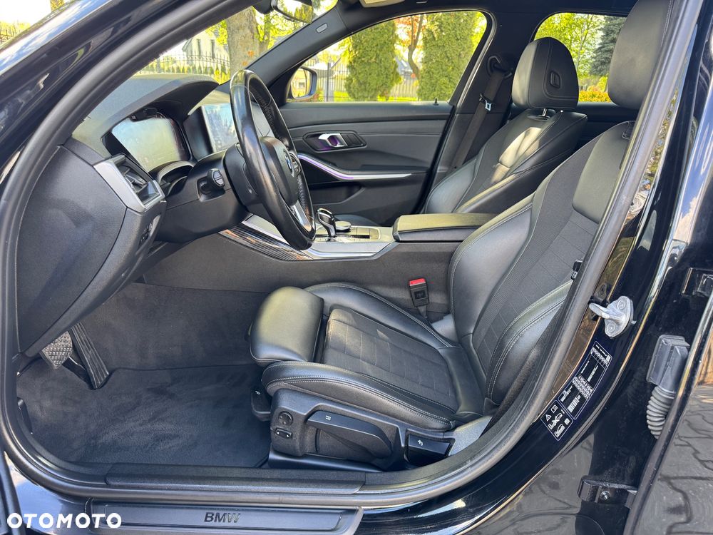 BMW Seria 3 330d xDrive M Sport - 16