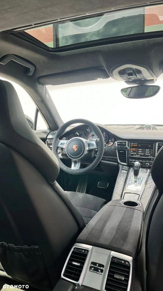 Porsche Panamera GTS - 23