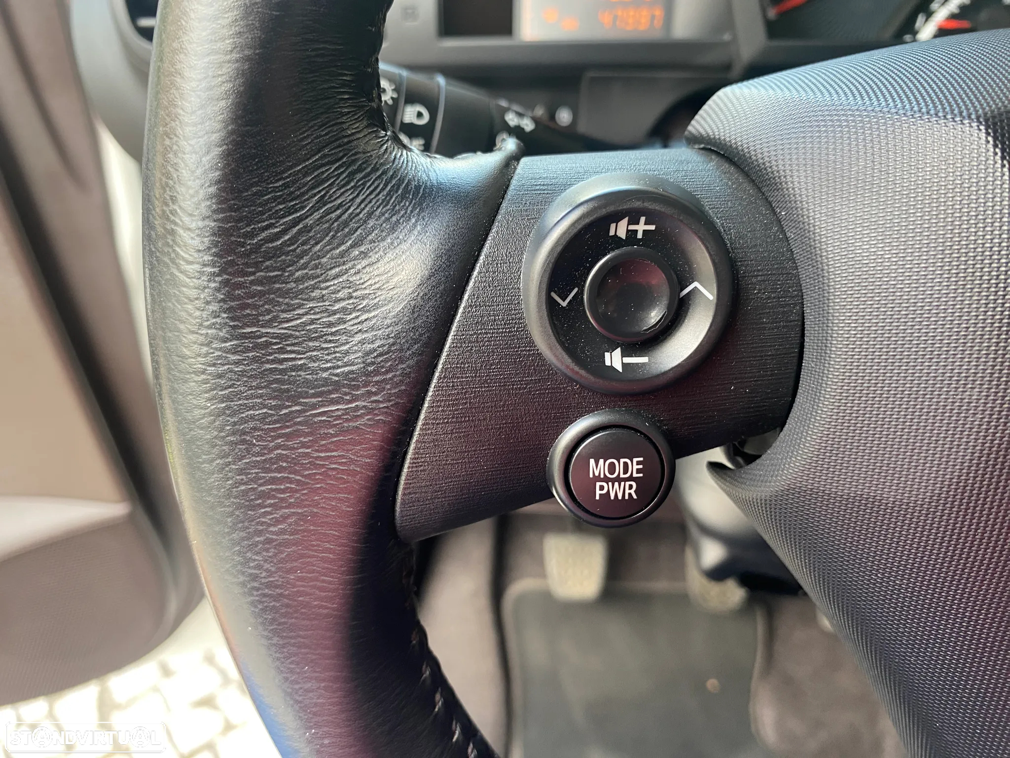 Toyota iQ 1.0 VVT-i - 29
