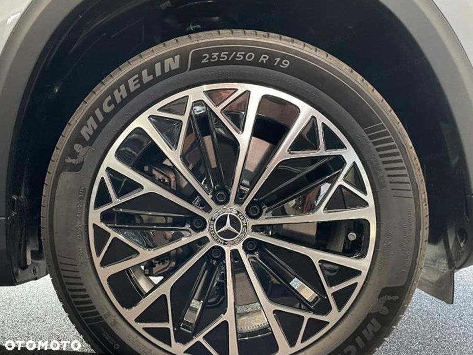 Mercedes-Benz GLB - 17