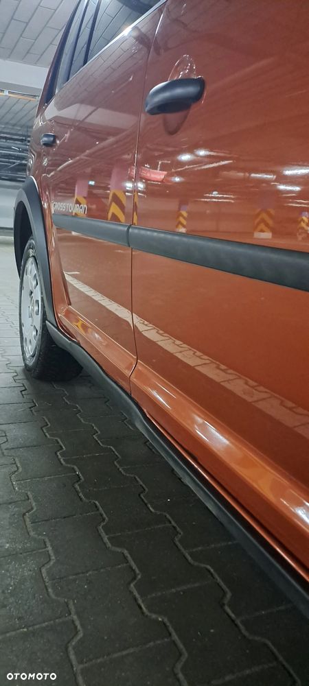 Volkswagen Touran 2.0 TDI DPF Cross - 11