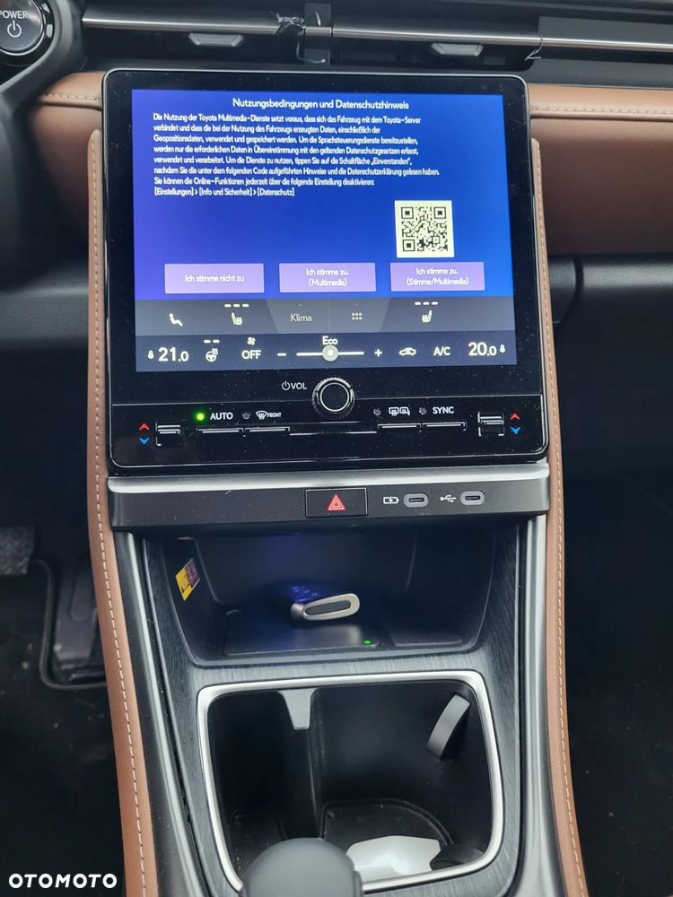 Lexus LBX AWD E-Four Relax - 16