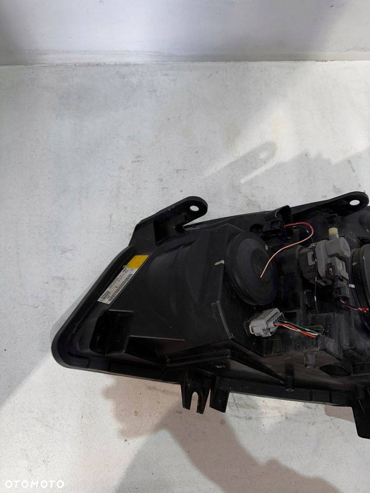 LAMPA PRAWA PRAWY PRZÓD 26010JD90B NISSAN QASHQAI J10 2 09R - 11