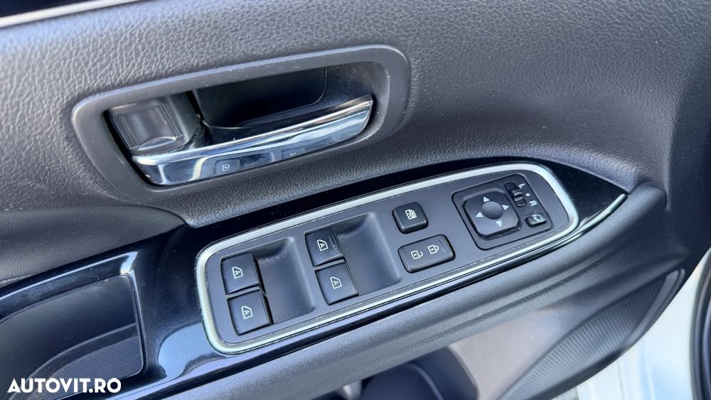 Mitsubishi Outlander PHEV 2.4 L 4X4 Intense - 14