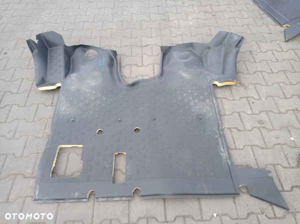 DYWAN WYKŁADZINA PODŁOGA GUMA RENAULT TRAFIC 3 III 14-19R 18R 1.6 DCI