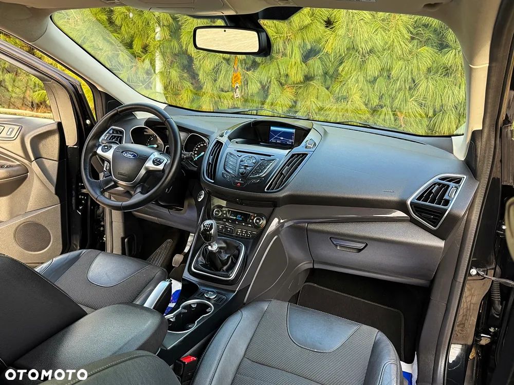 Ford Kuga 2.0 TDCi 2x4 Titanium - 34