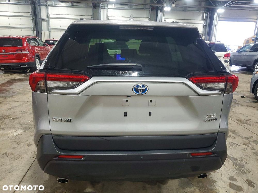 Toyota RAV4 - 6
