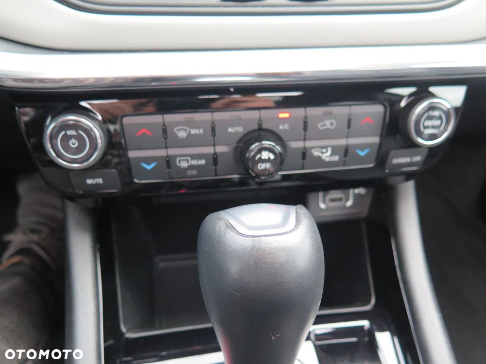 Jeep Compass - 22
