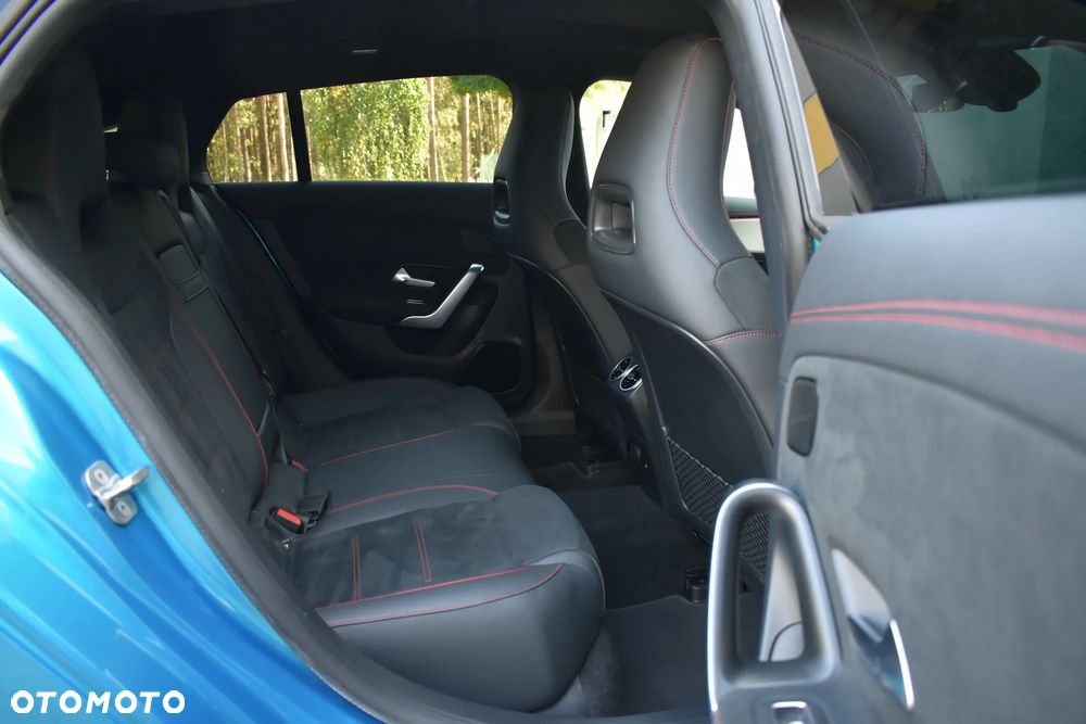 Mercedes-Benz CLA 200 d 8G-DCT AMG Line Advanced Plus - 24