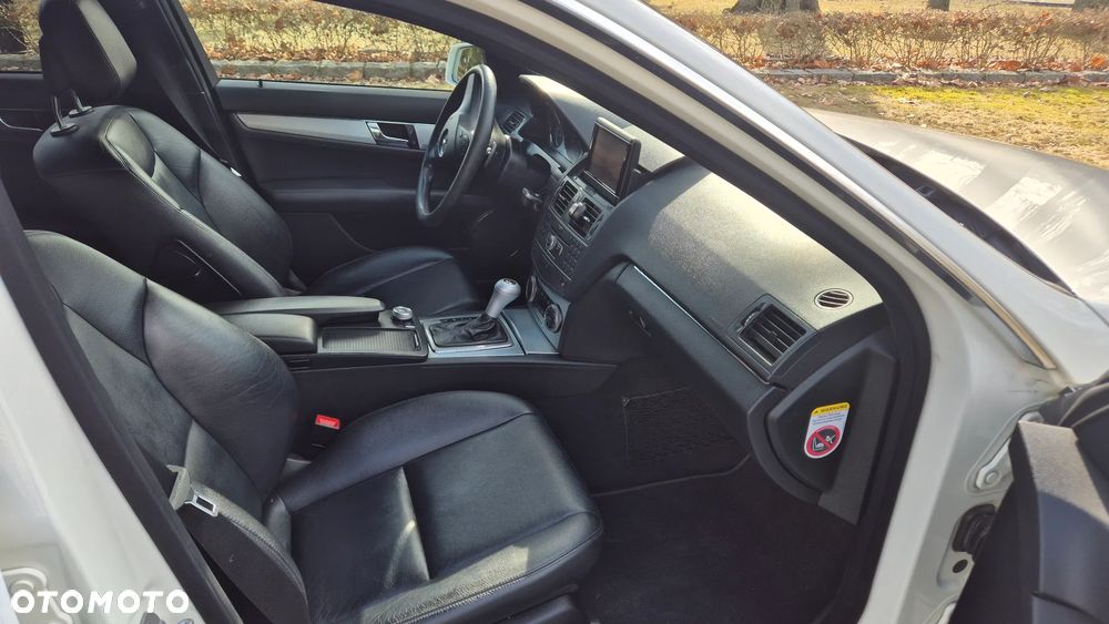 Mercedes-Benz Klasa C 220 CDI DPF Automatik BlueEFFICIENCY Avantgarde - 10