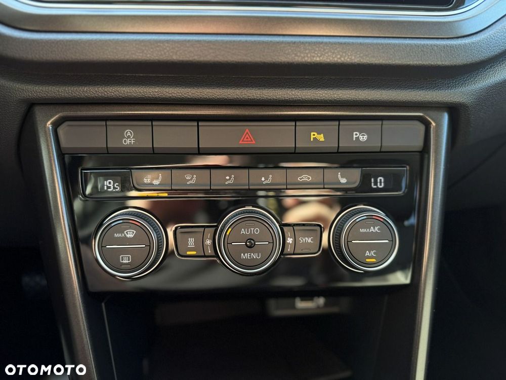 Volkswagen T-Roc - 32