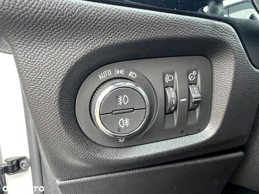 Opel Corsa Electric GS - 13