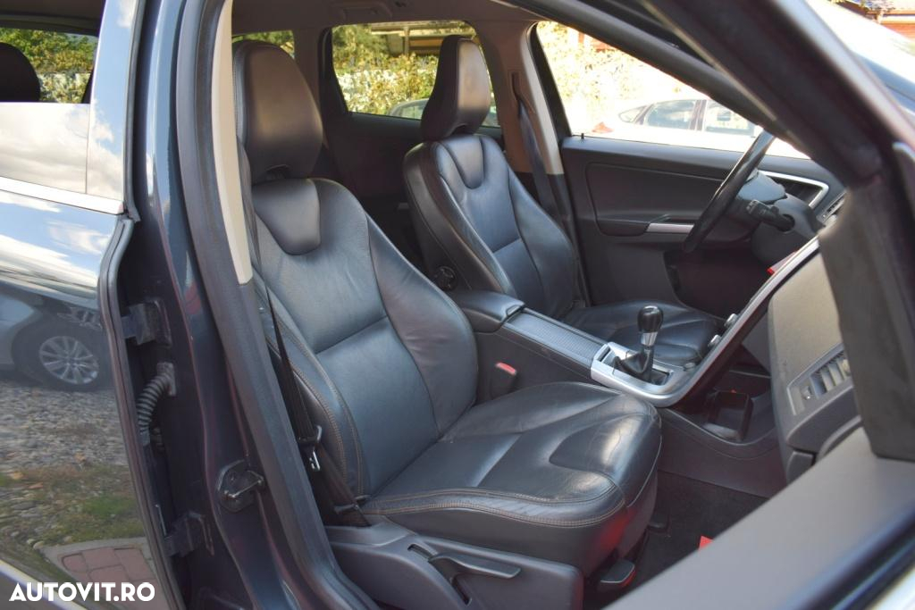 Volvo XC 60 D5 AWD Kinetic - 12