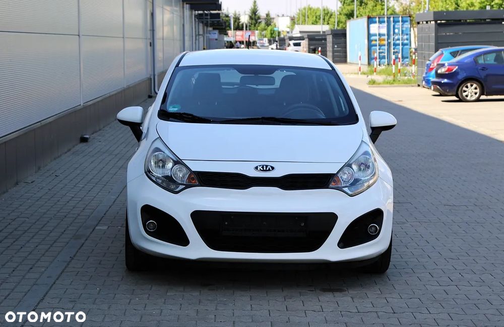 Kia Rio 1.2 L - 2