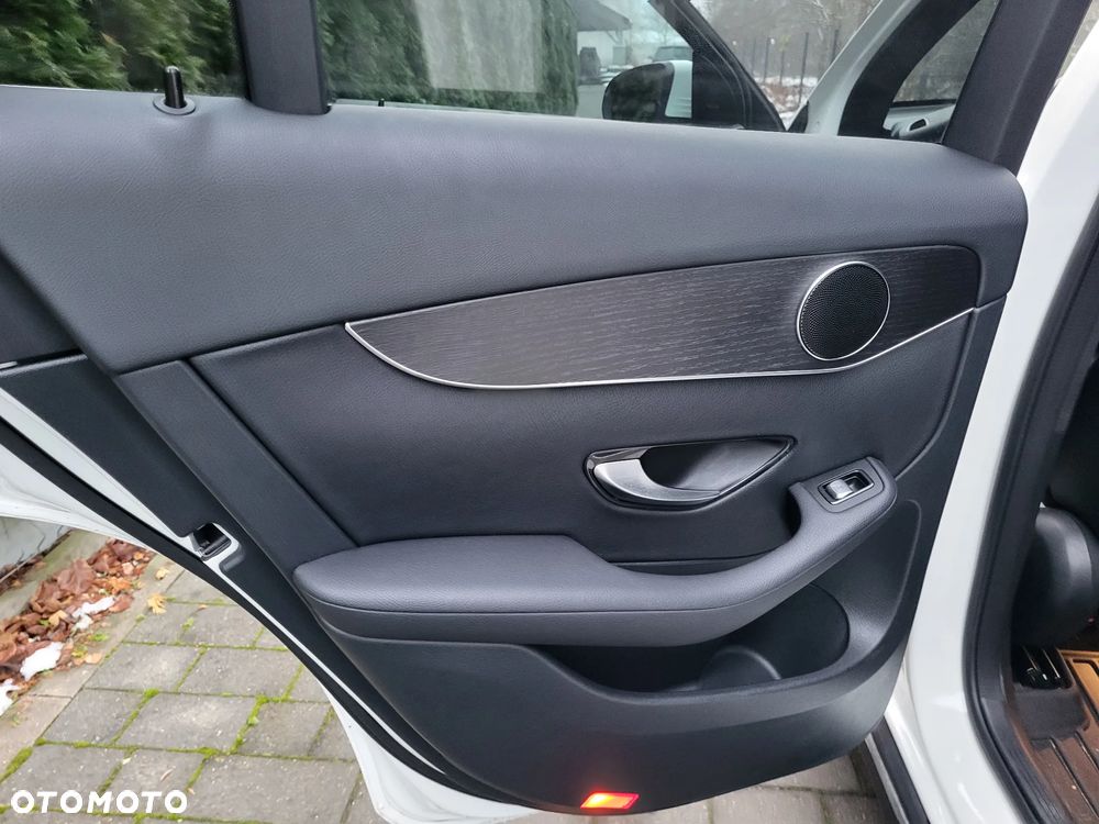 Mercedes-Benz GLC 300 4Matic 9G-TRONIC - 13