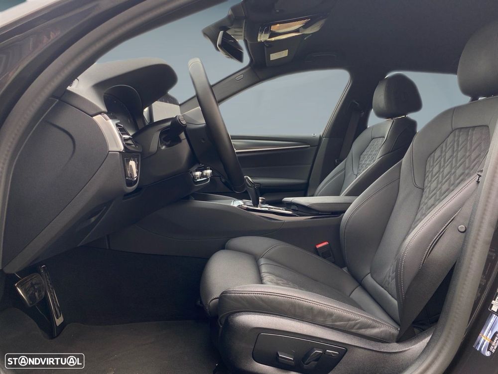 BMW 520 d Pack Desportivo M Auto — fotografia 3