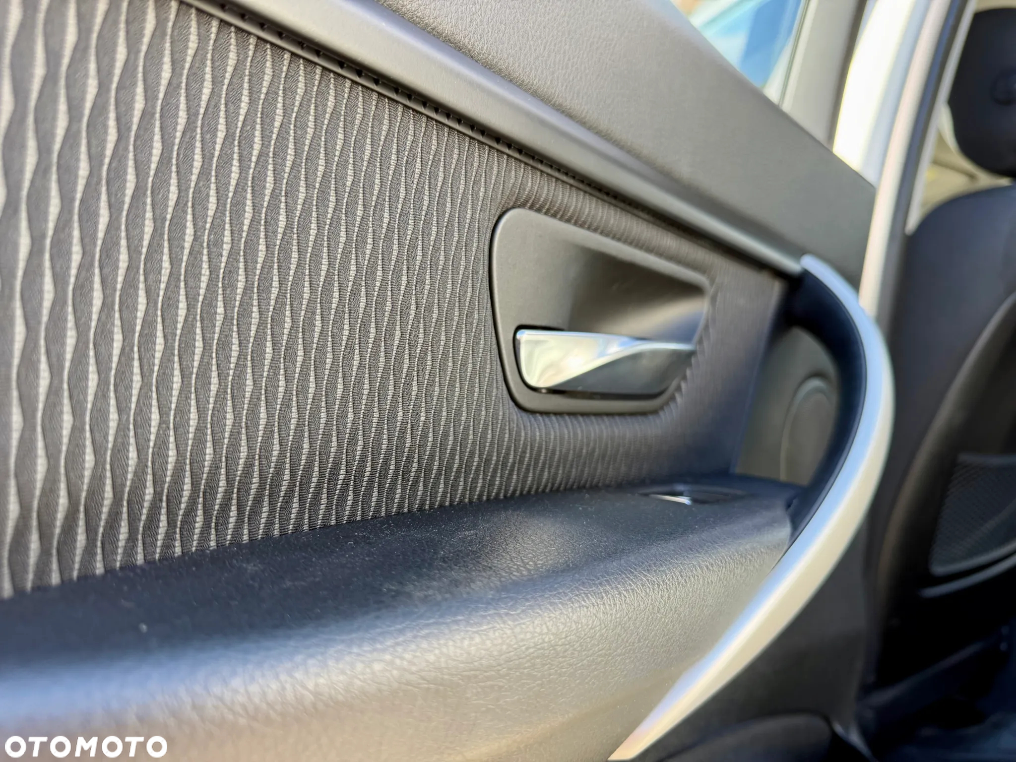 BMW Seria 3 318i - 33