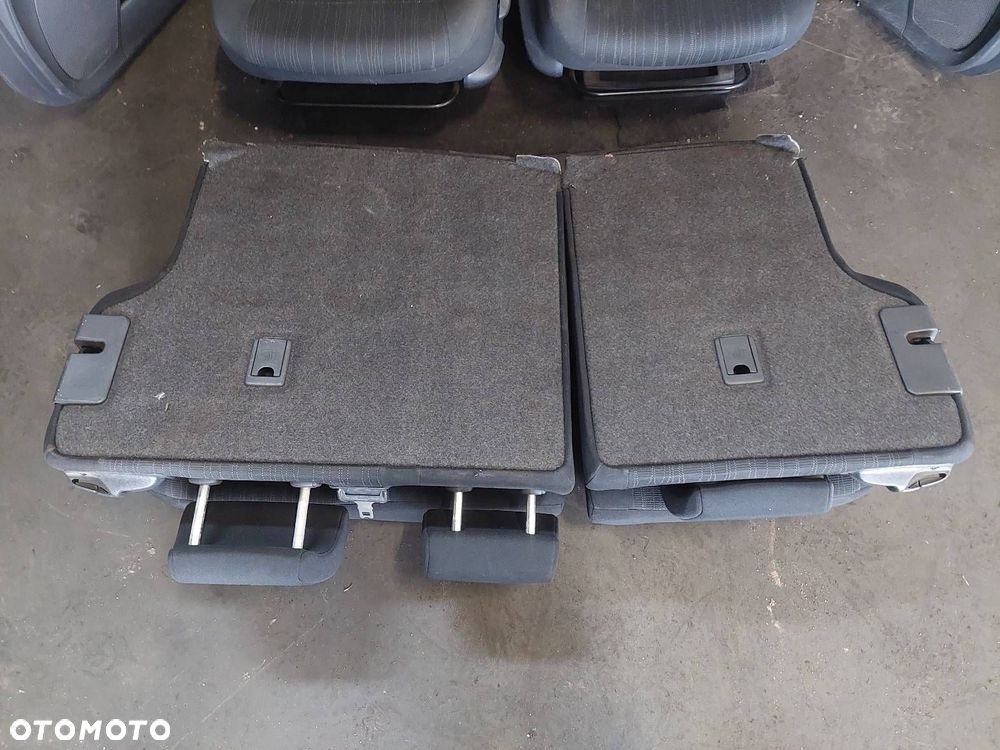 FOTELE KOMPLET LEWY PRAWY KANAPA TYŁ BOCZKI TOYOTA AURIS I HB 5D ID: 236466 - 4