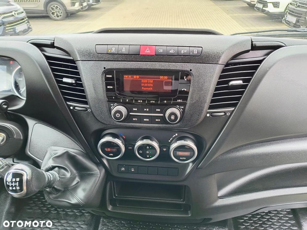 Iveco NOWA LOKALIZACJA 35S16 L4H2  niski przebieg Vat23% - 17