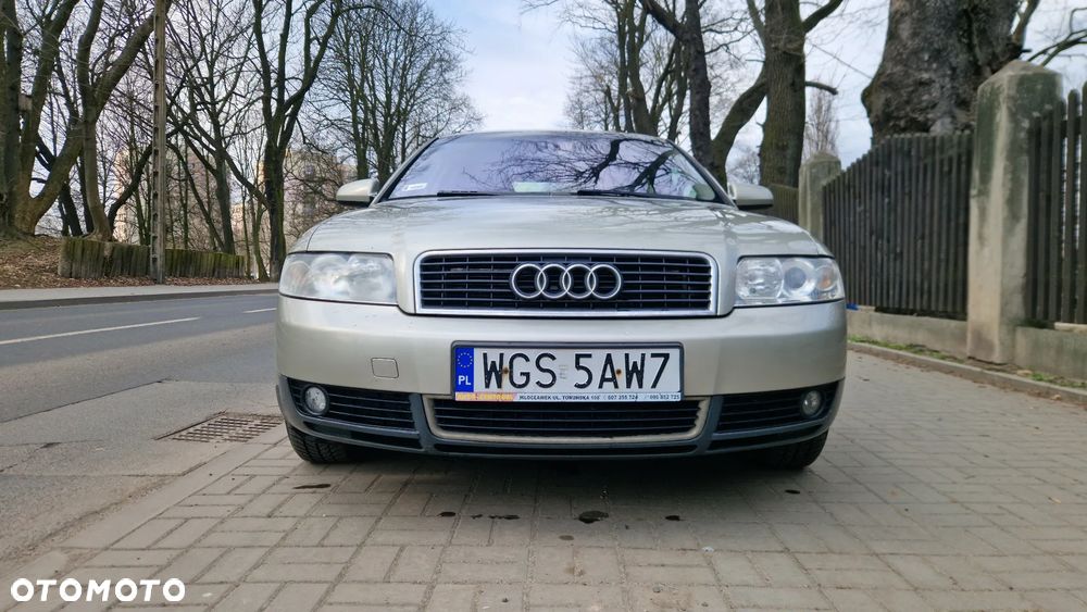 Audi A4 Limousine - 12