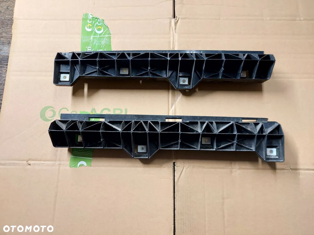 Mitsubishi Grandis 03-11 Ślizg Zderzaka Tył L+R