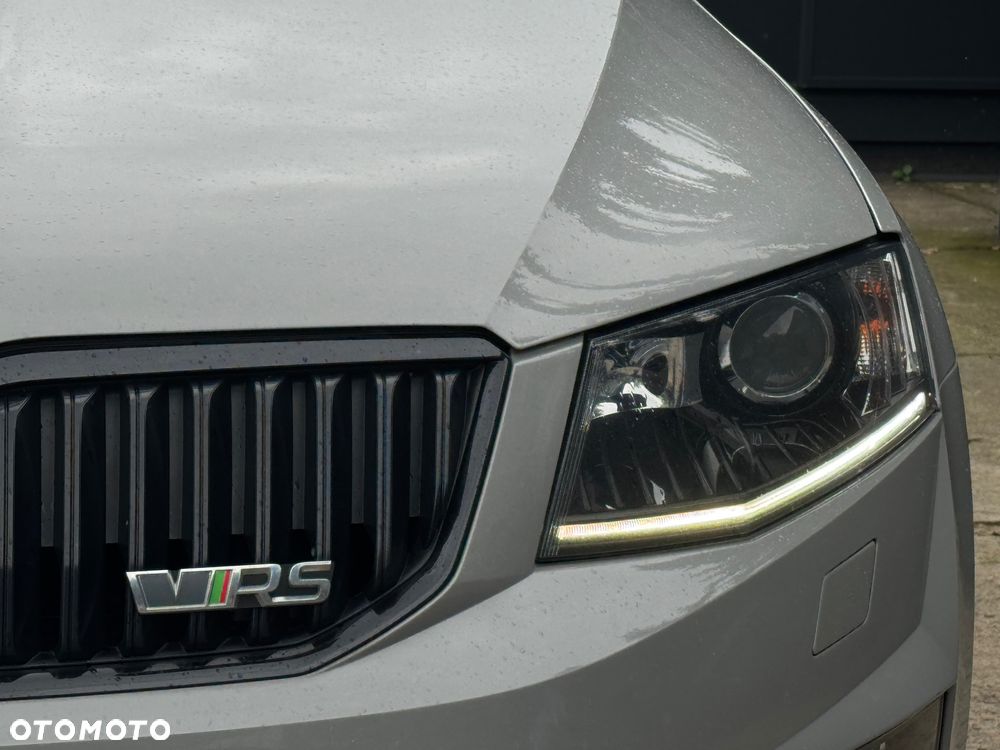 Skoda Octavia 2.0 TDI DSG RS - 10