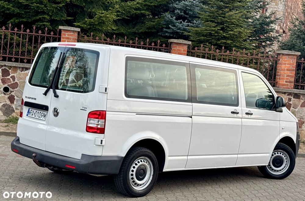 Volkswagen Caravelle - 7