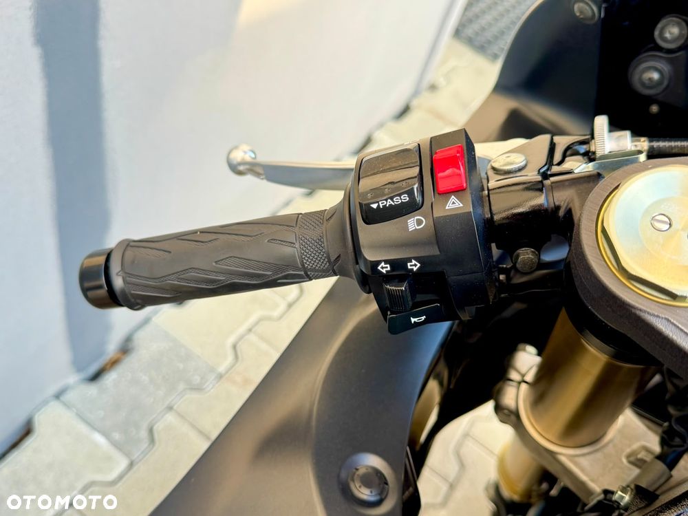 Suzuki GSX-R - 19