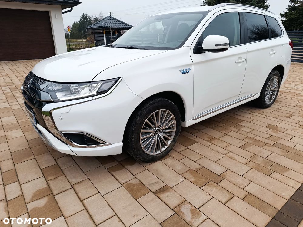 Mitsubishi Outlander 2.4 4WD Diamant+ - 2