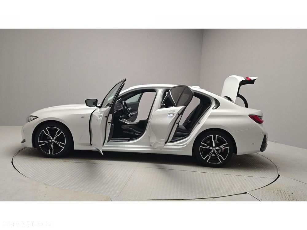 BMW Seria 3 320d xDrive M Sport - 14