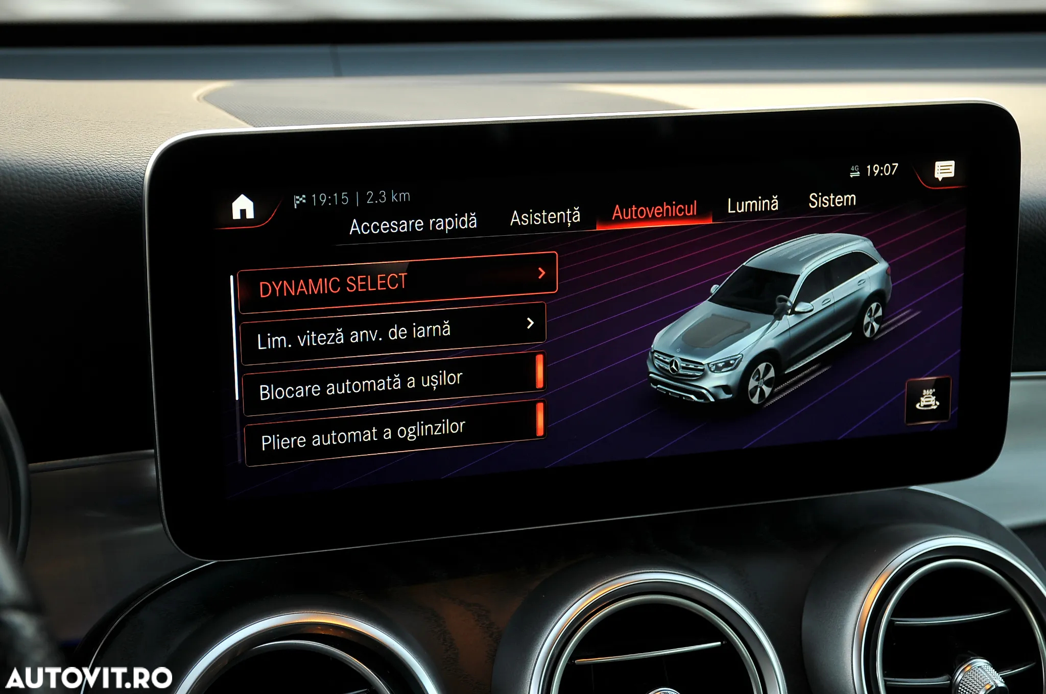 Mercedes-Benz GLC 300 d 4Matic 9G-TRONIC AMG Line Plus - 25