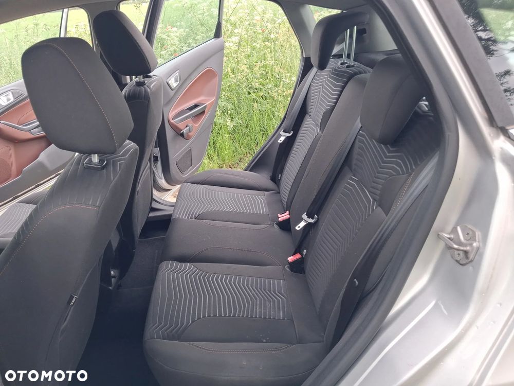 Ford Fiesta 1.5 TDCi SYNC Edition - 11
