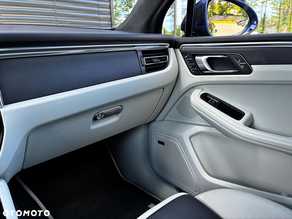 Porsche Macan Standard - 23