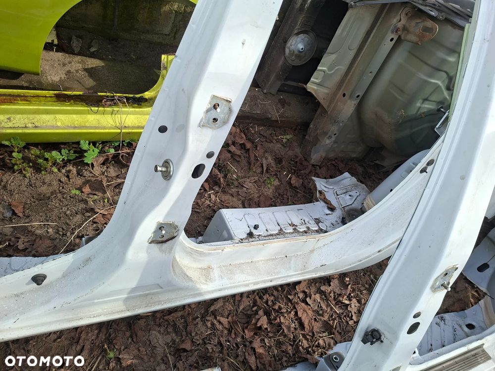 dacia lodgy  blotnik slupek prog lewy  poznan - 4