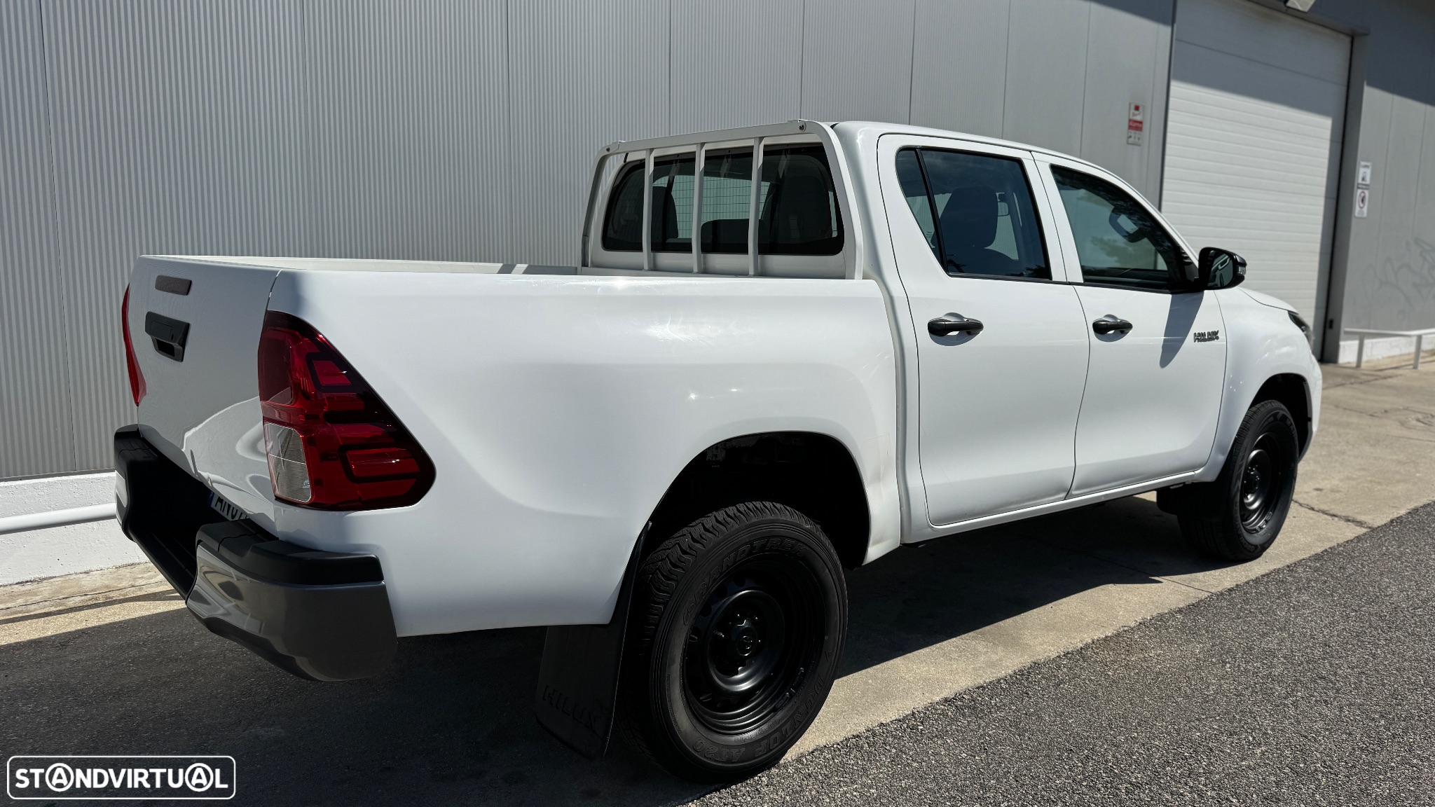 Toyota Hilux 2.4 D-4D 4WD CD CM - 9
