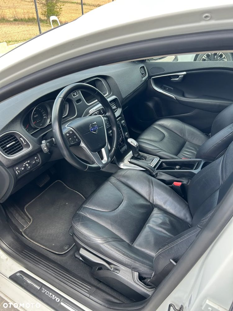 Volvo V40 D3 Geartronic Momentum - 12