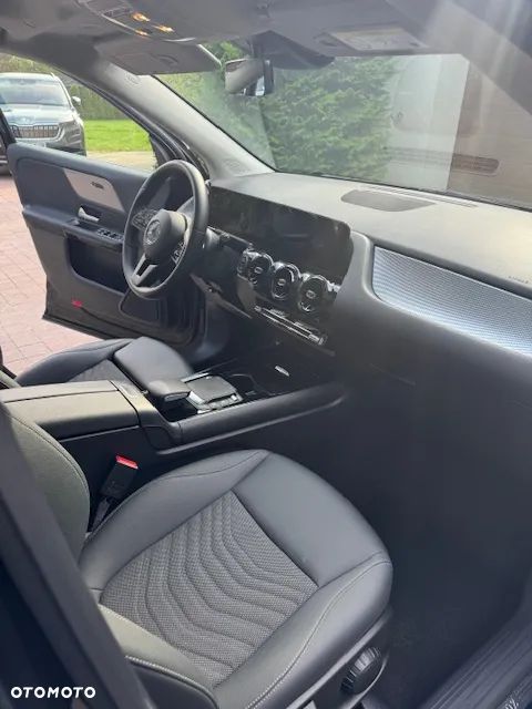 Mercedes-Benz GLA 180 d 8G-DCT - 17