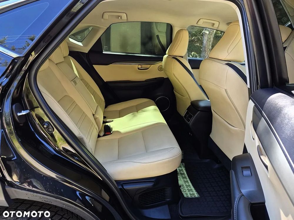 Lexus NX 300h Elite AWD - 7