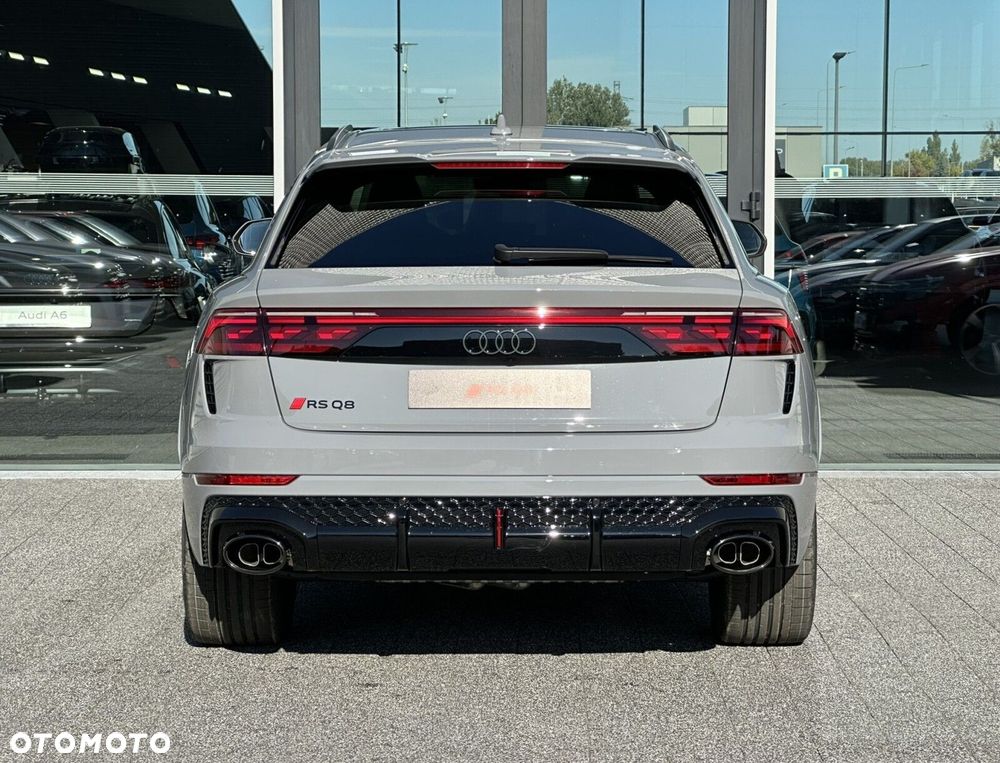 Audi RS Q8 - 8