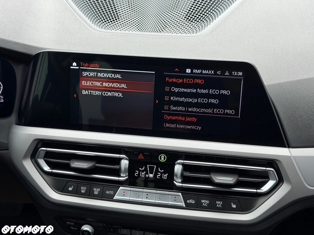 BMW Seria 3 320e Sport Line - 24
