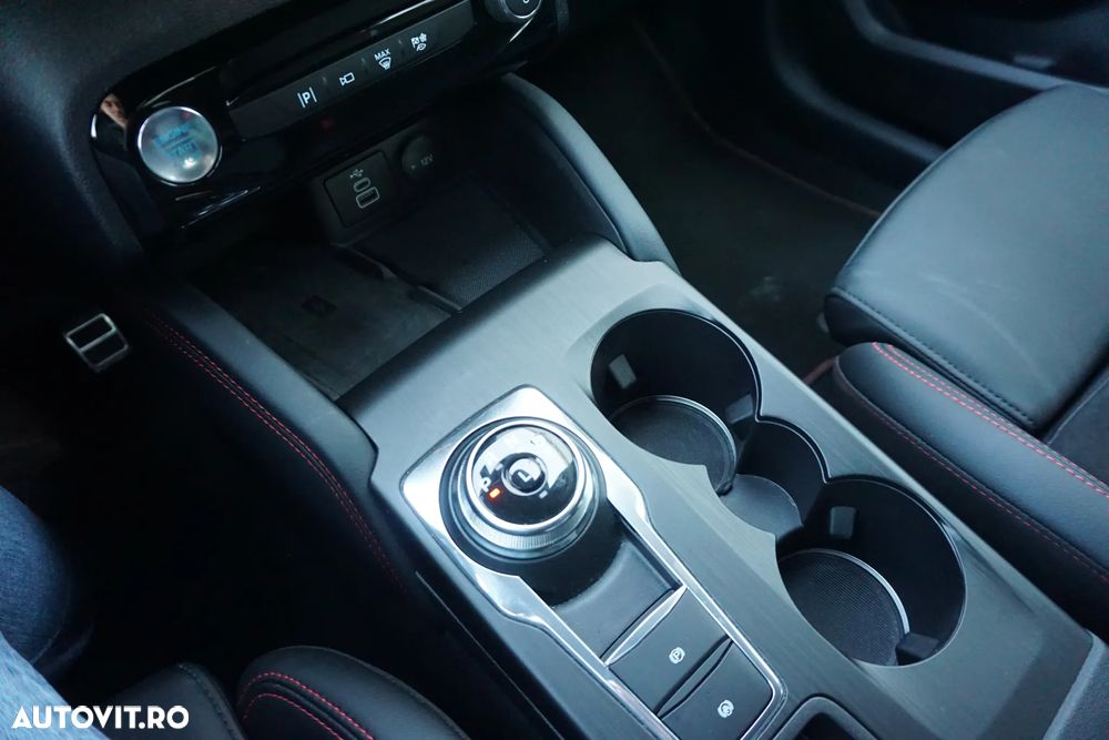 Ford Kuga 2.5 Duratec FWD PHEV ST-Line X - 11