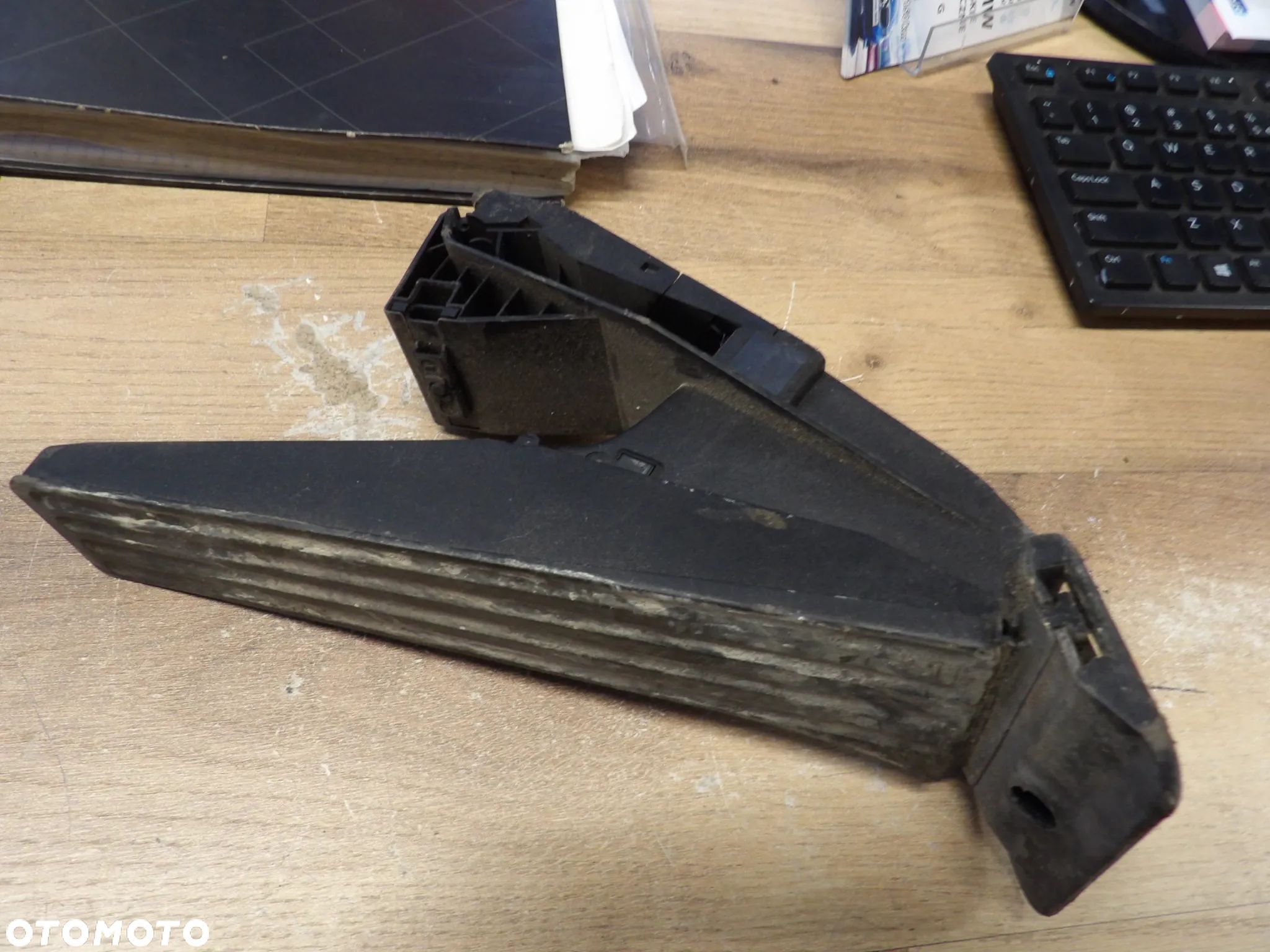 BMW - F11 - PEDAŁ GAZU - POTENCJOMETR - 6858574 - 1