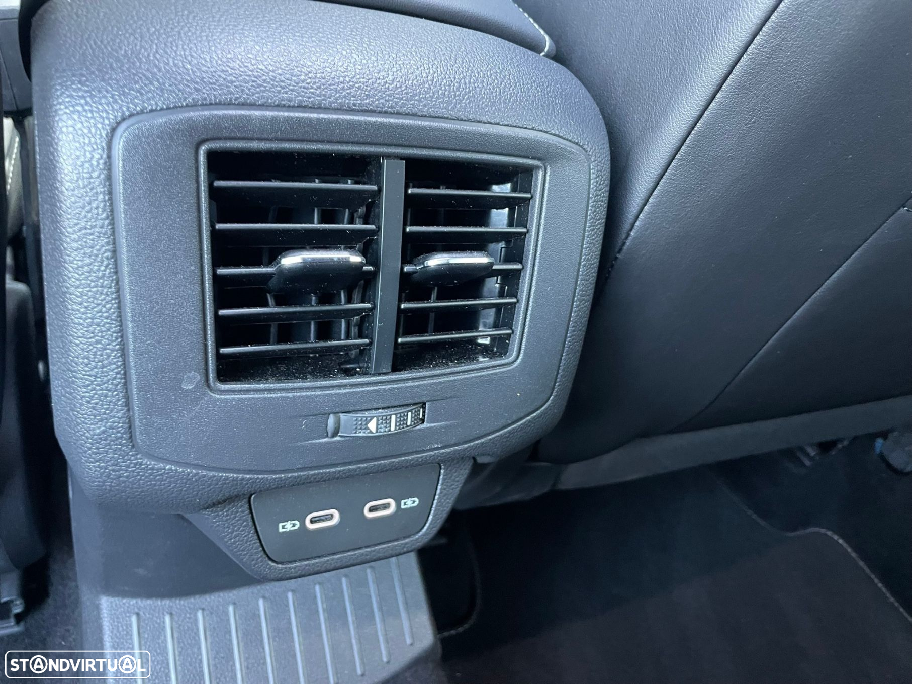 VW T-Roc 1.5 TSI R-Line DSG - 38