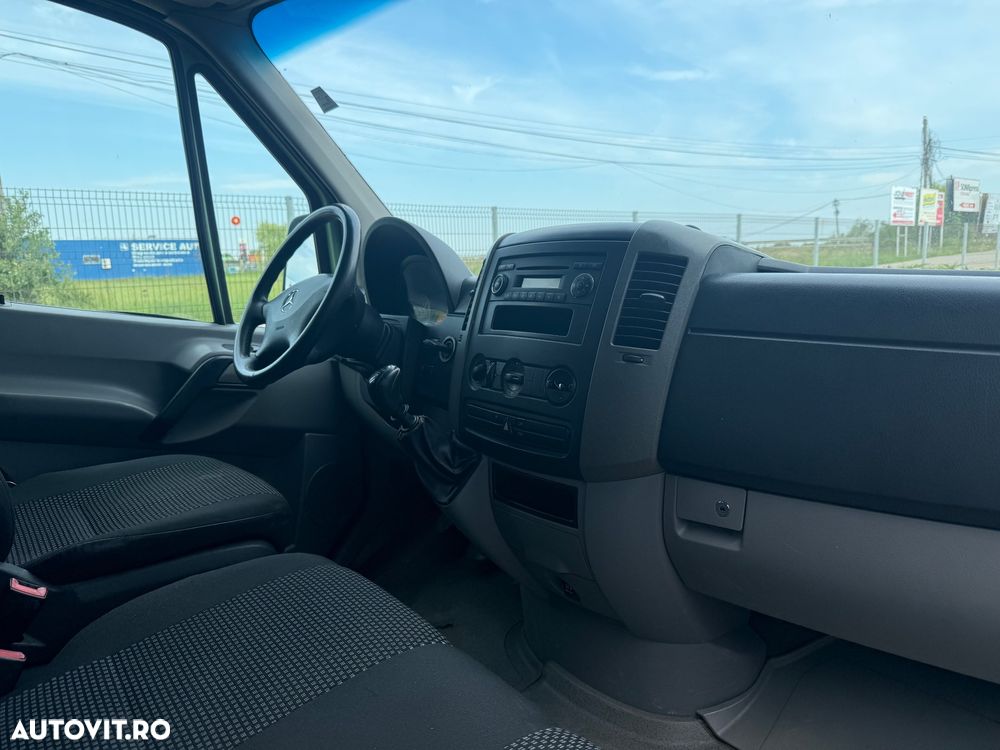 Mercedes-Benz Sprinter - 16