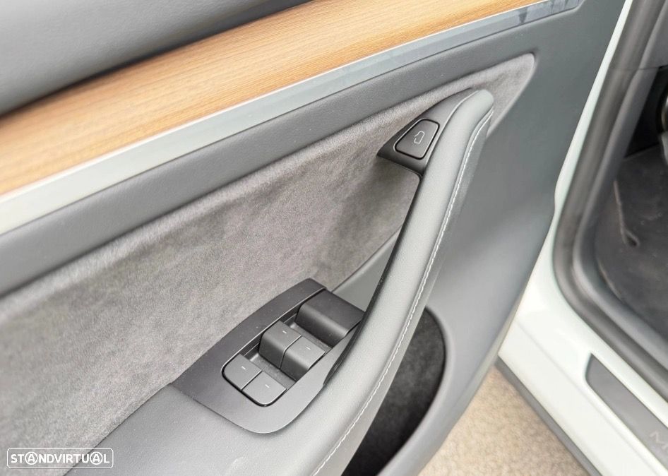 Tesla Model Y Long Range Tração Integral - 5