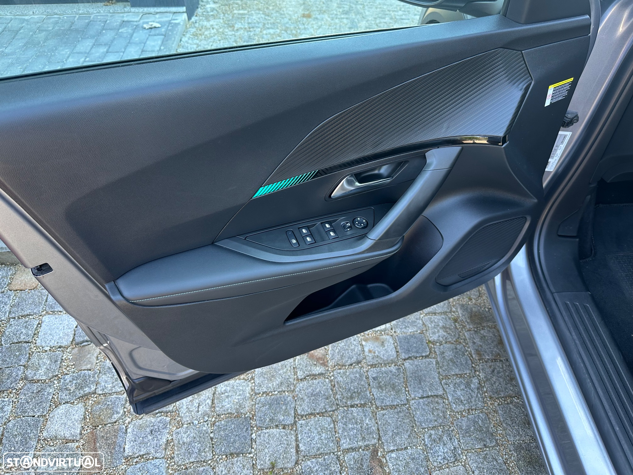 Peugeot 2008 1.5 BlueHDi Allure Pack EAT8 - 13